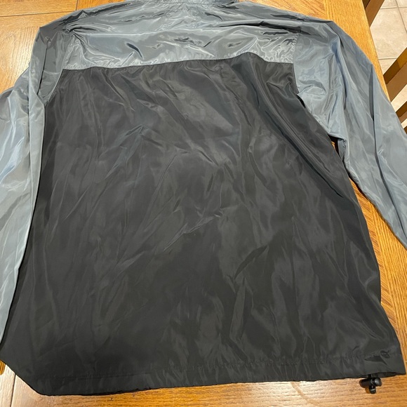 Grey and black “beautiful giant” raincoat - Picture 6 of 6